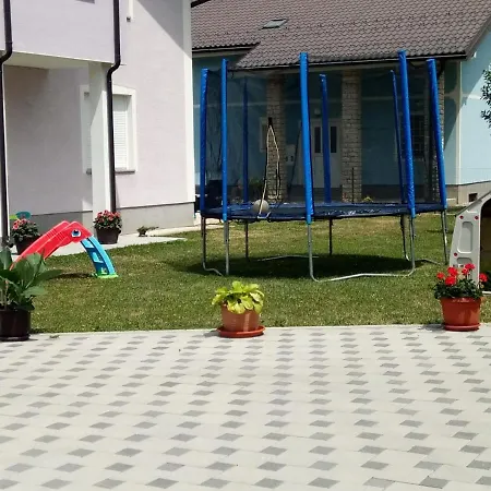 Apartman Karmen Gospic Exterior photo