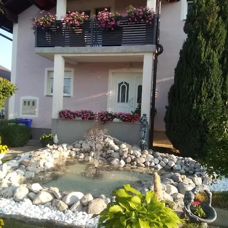 Apartman Karmen Gospic Exterior photo