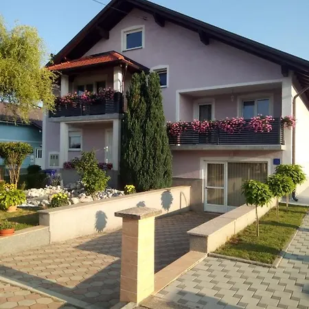 Apartman Karmen Gospic Exterior photo