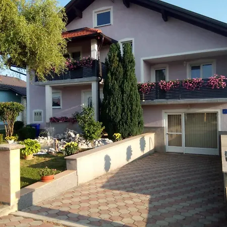 Apartman Karmen Gospic Exterior photo